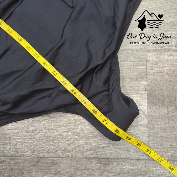 Yonique Plus Size Tie Side One Piece Swimsuit Size 20W - Picture 6 of 7